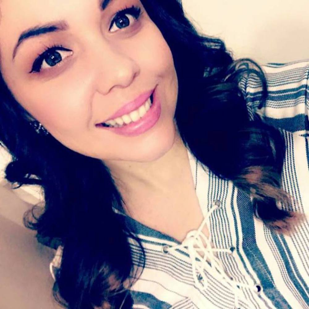 Meet your Posher, Roxana